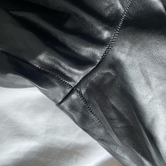 SOLD | 🏷️ Aritzia Wilfred Daria High Waisted Leggings - Picture 8 of 8